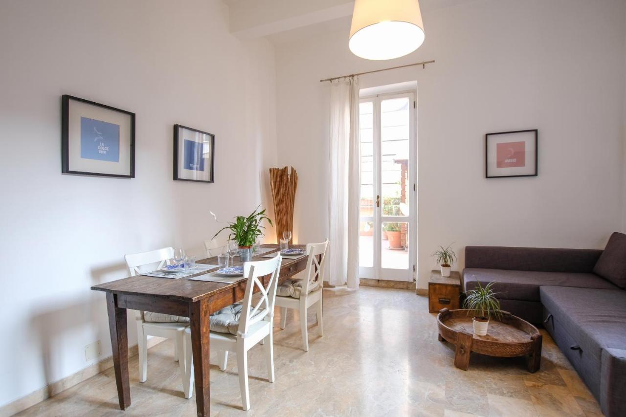 Spacious Apartment With Big Terrace At Colosseum โรม ภายนอก รูปภาพ