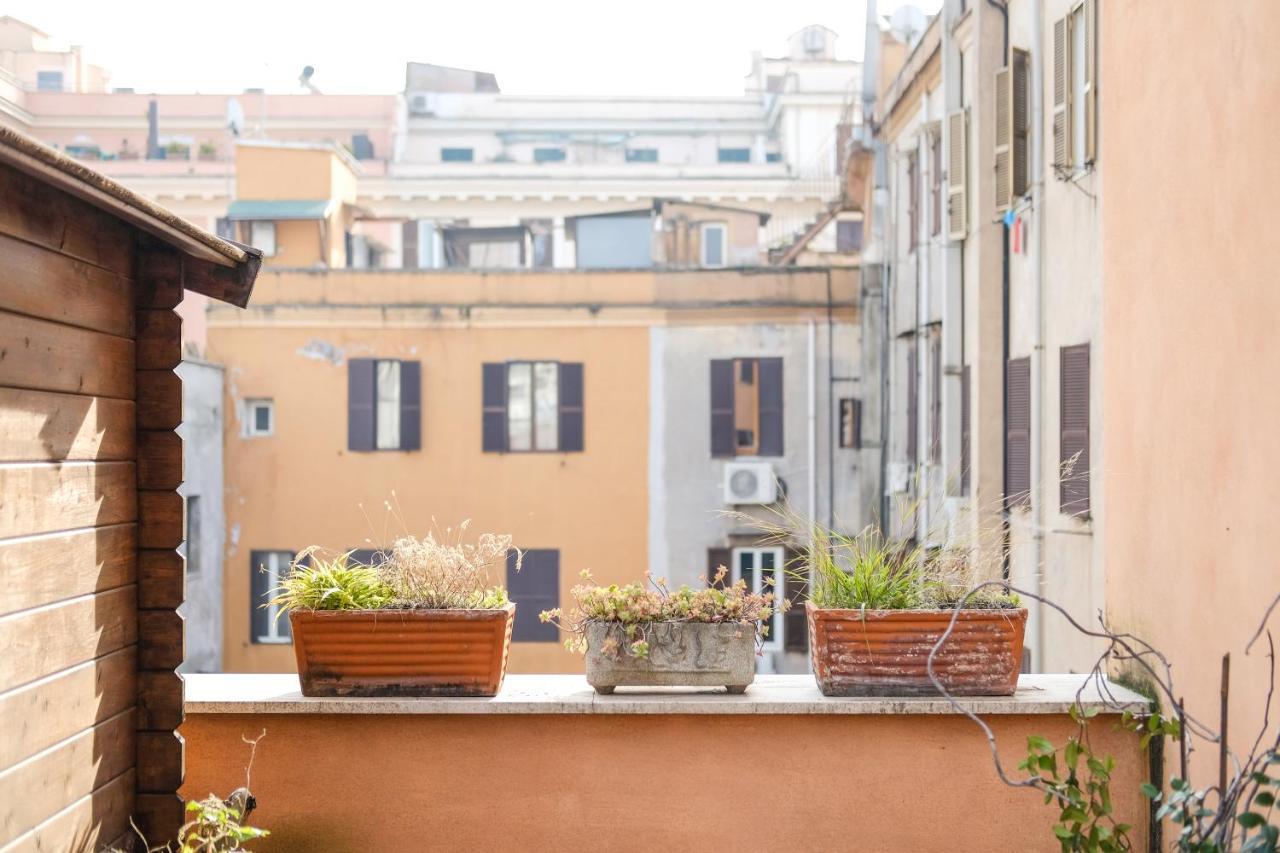 Spacious Apartment With Big Terrace At Colosseum โรม ภายนอก รูปภาพ