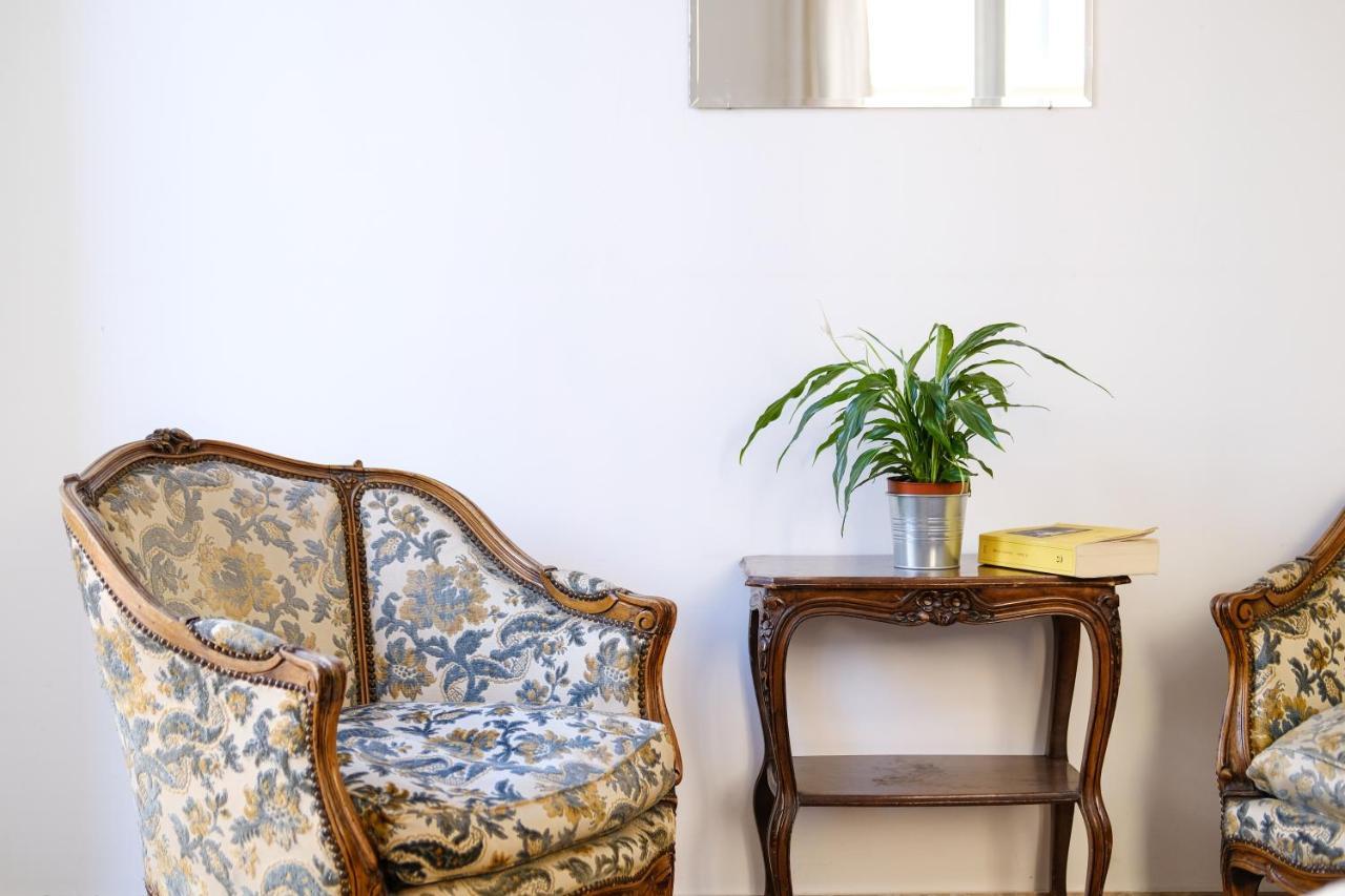 Spacious Apartment With Big Terrace At Colosseum โรม ภายนอก รูปภาพ